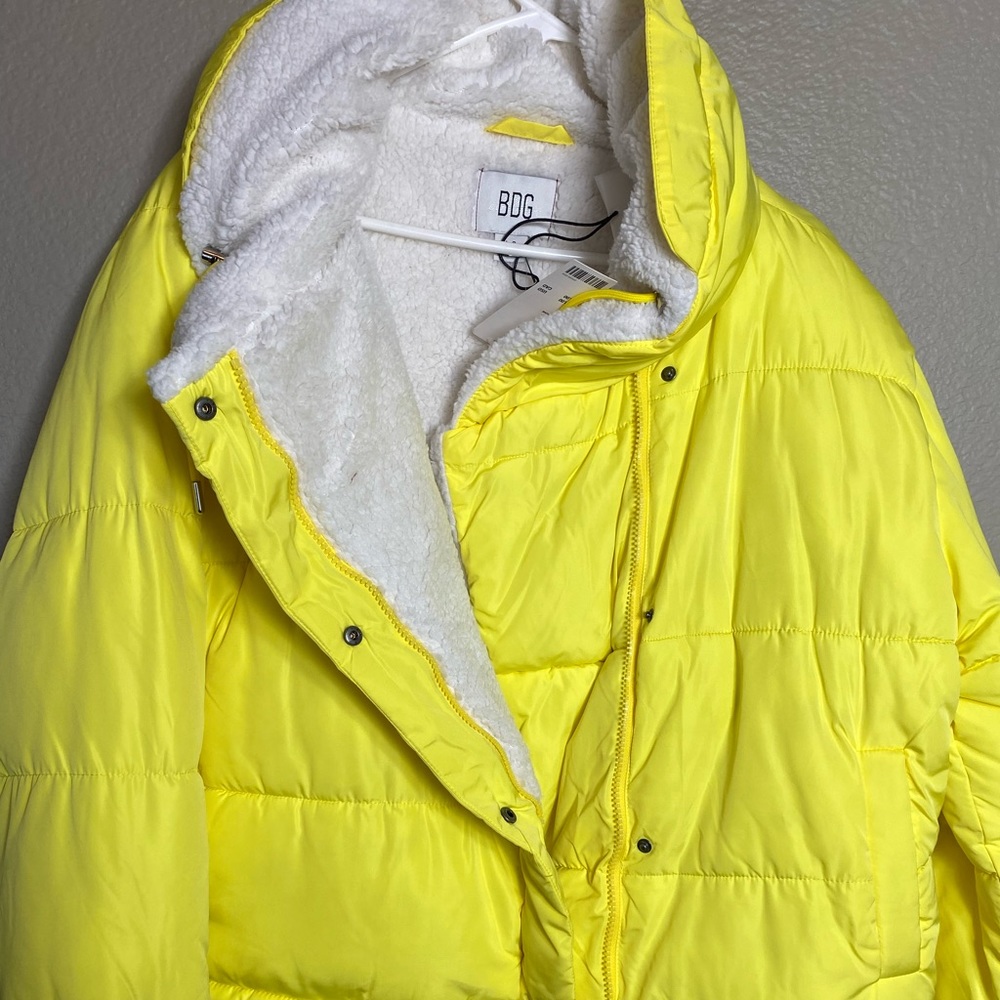 NWT Urban Outfitters Fleece Lined Yellow Puffer Jacket $119 - Picture 10 of 15